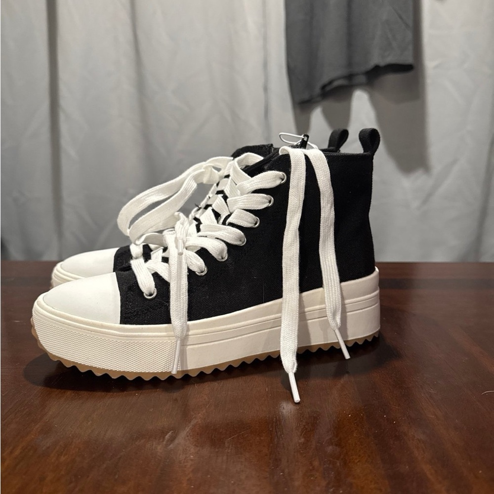 Art Class Black and White High-Top Sneakers